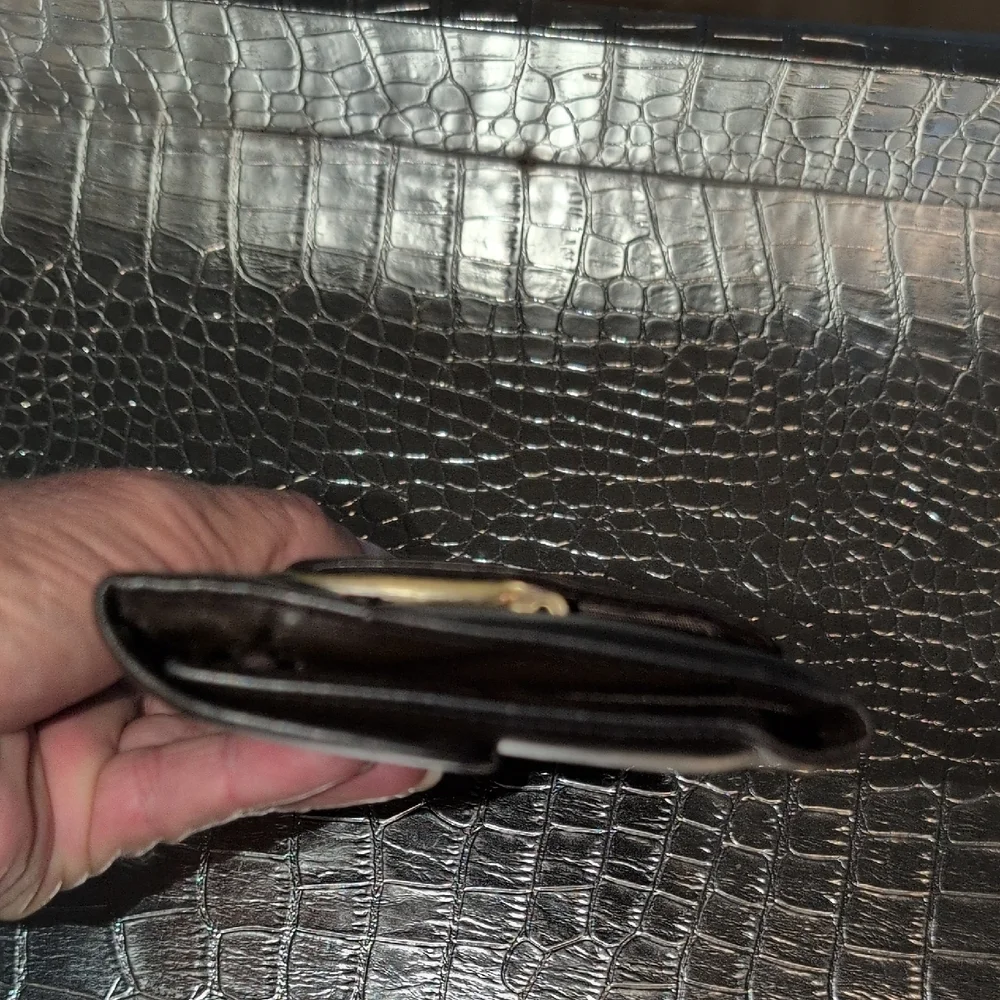 Brown Buxton Wallet With Kisslock Coin Compartment
